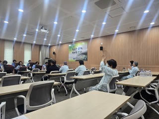 2026년 4월 14일 아코디언